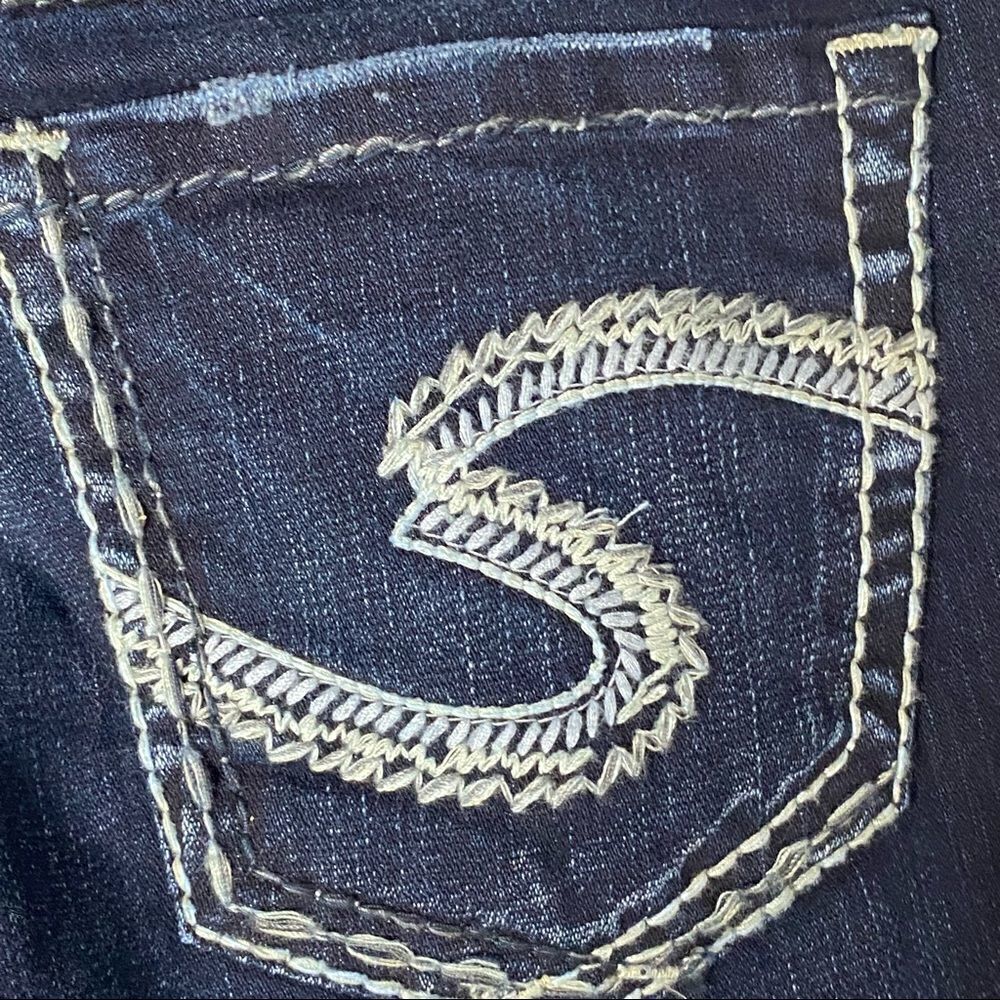 Silver Jean Co | NWT Suki High Rise Denim Capri’s - Picture 6 of 9